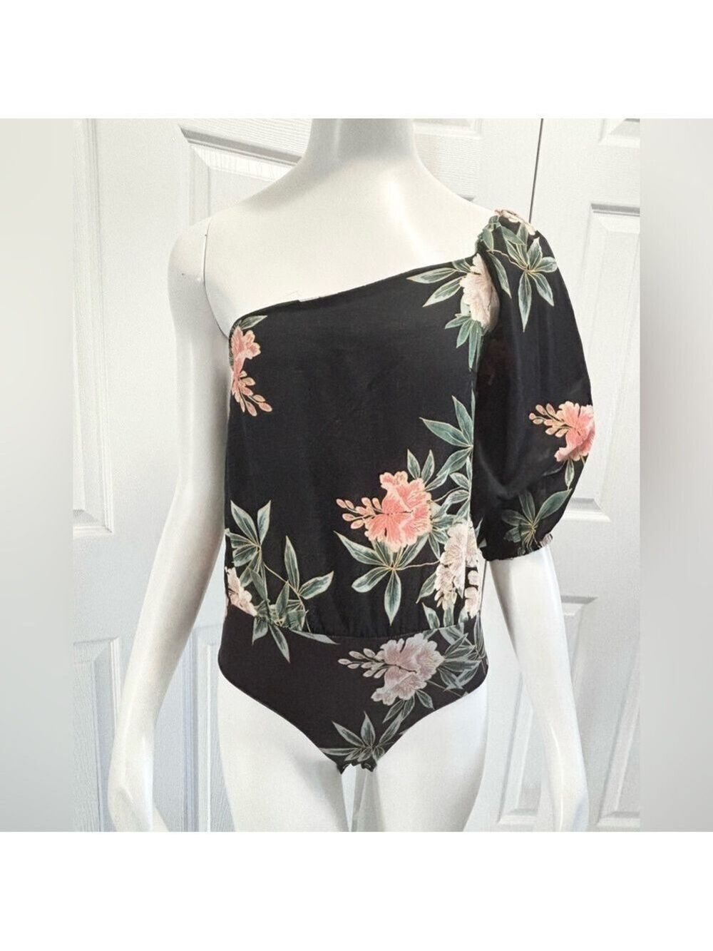 Zara Puff Sleeve Floral Off Shoulder Bodysuit Black Tropical Print Size Small